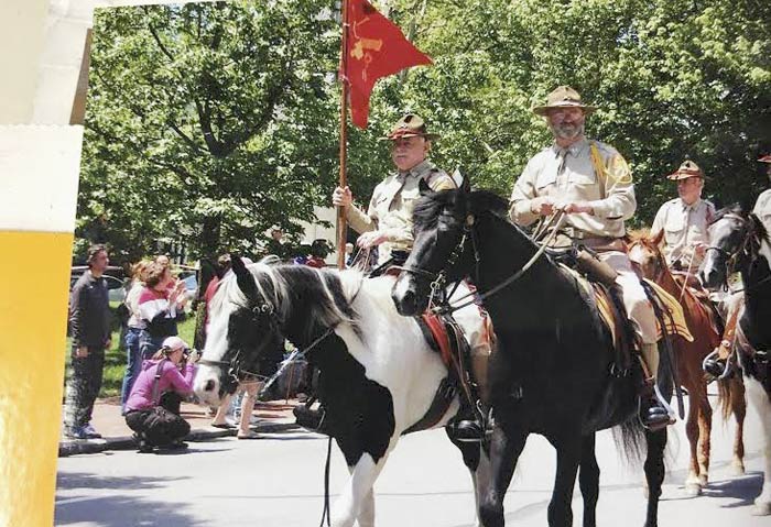 Long time Battery Guidon bearer - Don Prentiss with then Captain Doug Macone